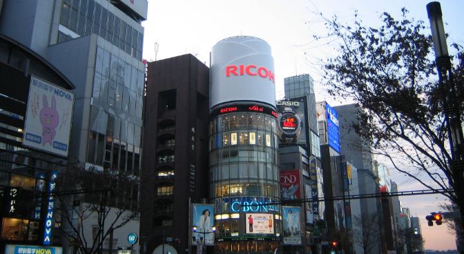 「銀座三愛ドリームセンター」のRICOH様広告事例